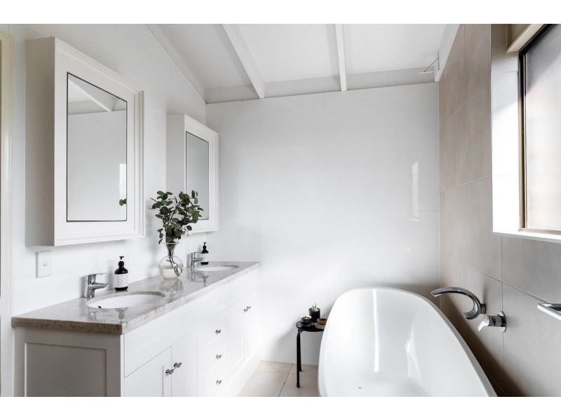 98 Kingfisher Road, Mount Cotton QLD 4165