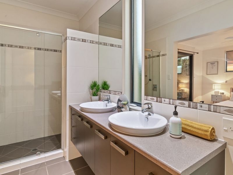 17 Cross Lane, Cleveland QLD 4163