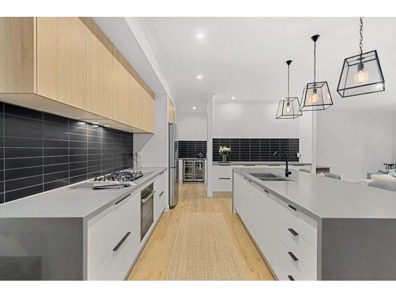 20 Duke Street, Wellington Point QLD 4160