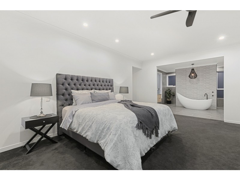 20 Duke Street, Wellington Point QLD 4160