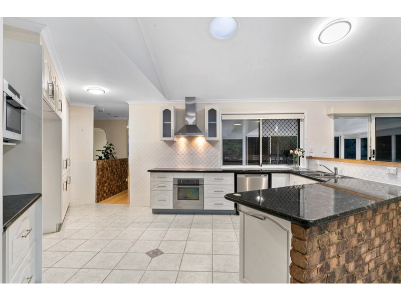 27 Tipuana Drive, Capalaba QLD 4157