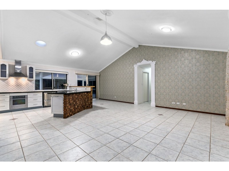 27 Tipuana Drive, Capalaba QLD 4157