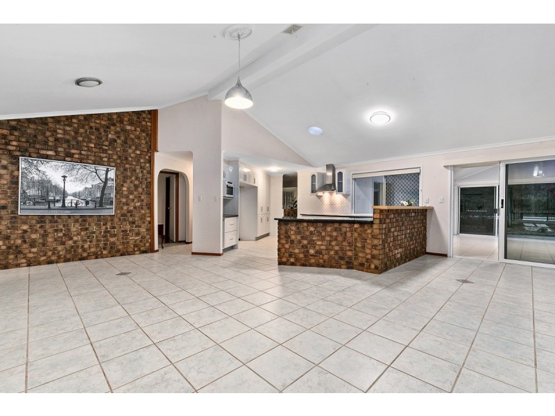 27 Tipuana Drive, Capalaba QLD 4157