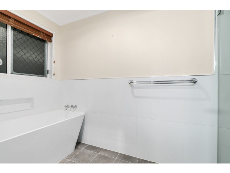 27 Tipuana Drive, Capalaba QLD 4157