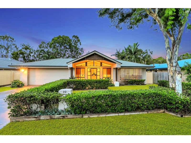19 Plantation Place, Wellington Point QLD 4160