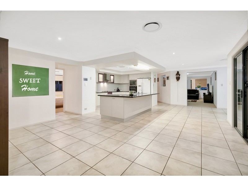 19 Plantation Place, Wellington Point QLD 4160