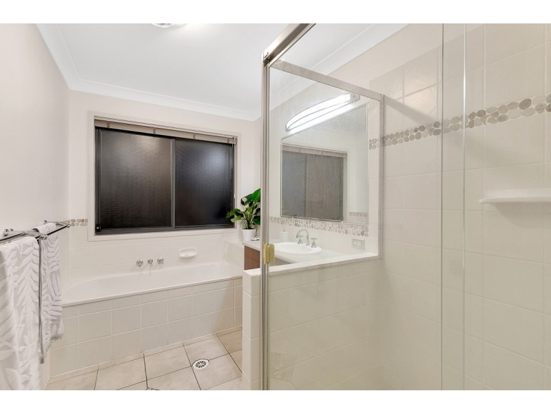 19 Plantation Place, Wellington Point QLD 4160