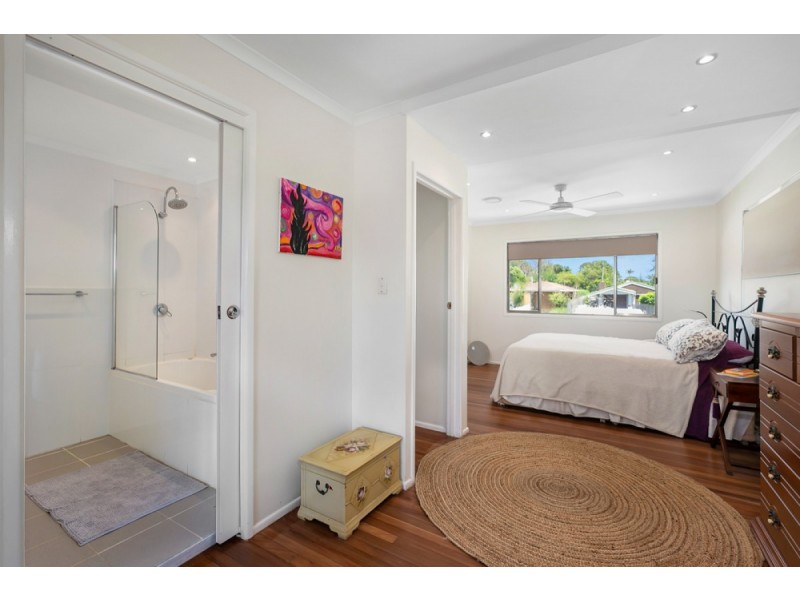 213 James Street, Redland Bay QLD 4165