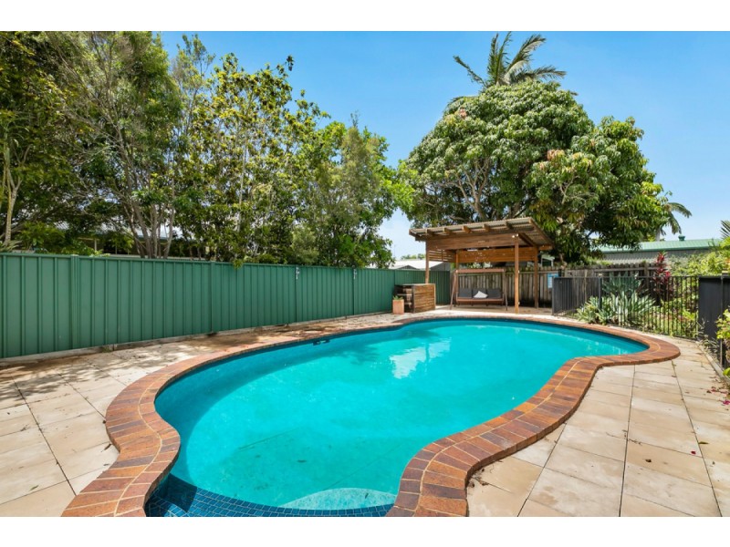 213 James Street, Redland Bay QLD 4165