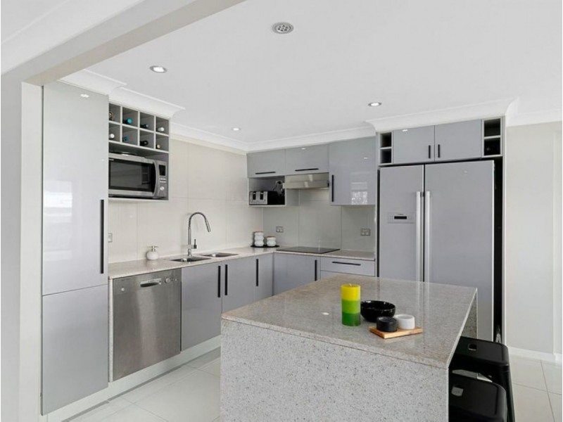 1 Sunbury Street, Birkdale QLD 4159