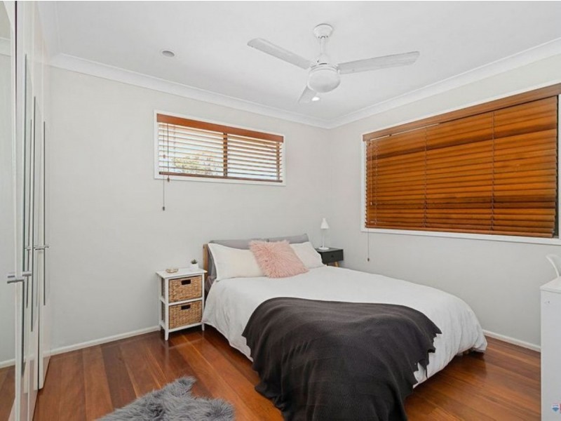 1 Sunbury Street, Birkdale QLD 4159