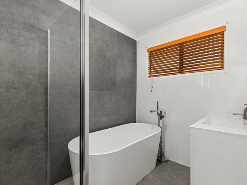 1 Sunbury Street, Birkdale QLD 4159