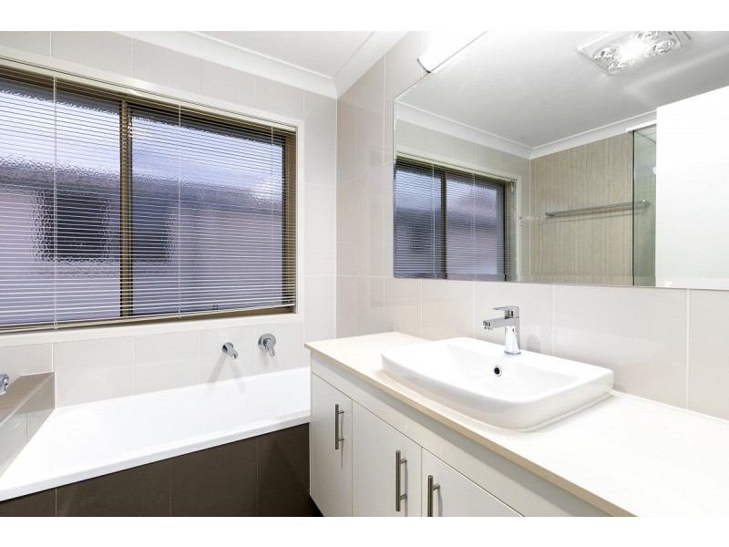 2/6 Bond Street, Cleveland QLD 4163