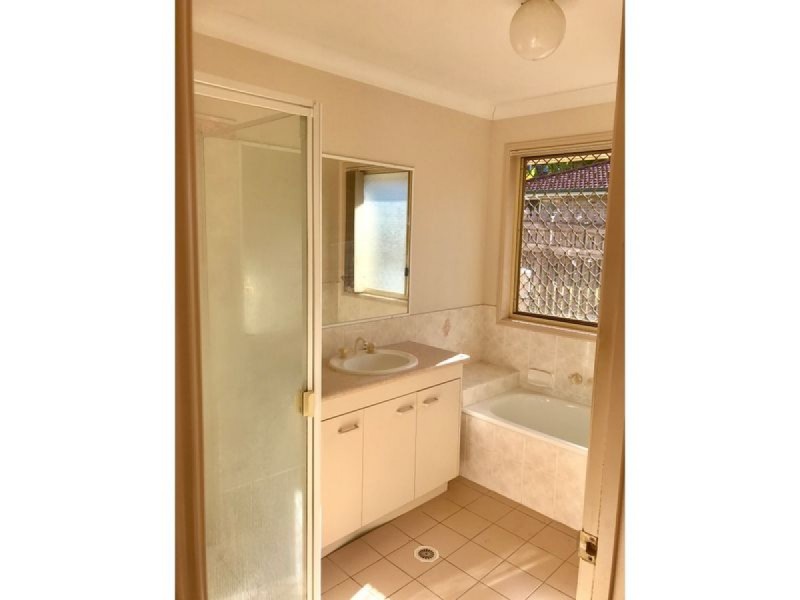 33 Cresthill Street, Birkdale QLD 4159