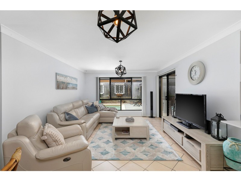 16 Hawkins Place, Thornlands QLD 4164