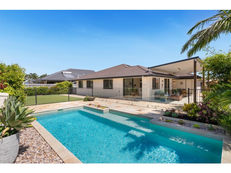 8 Coachwood Street, Redland Bay QLD 4165