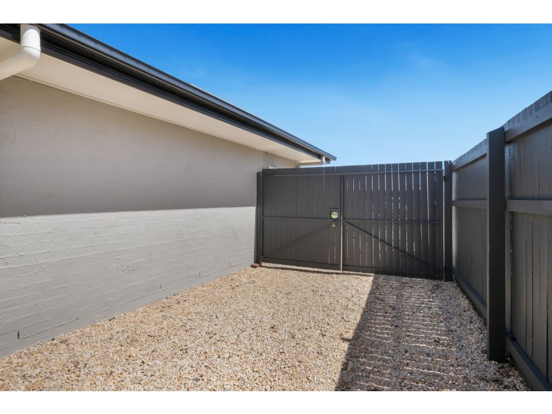 8 Coachwood Street, Redland Bay QLD 4165