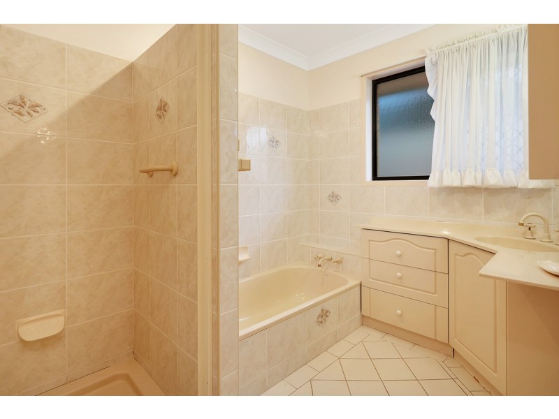 25 Paranka Drive North, Cleveland QLD 4163