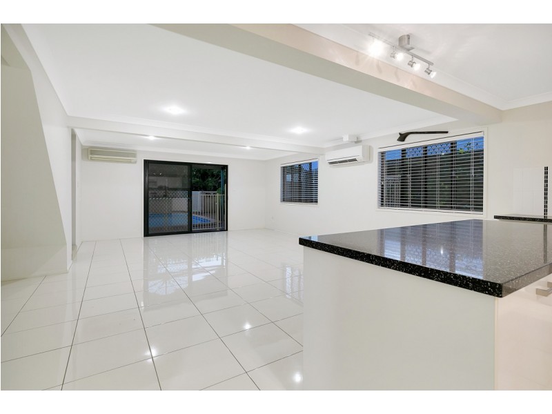 25 Paranka Drive North, Cleveland QLD 4163