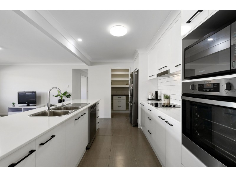 14 Tomaszewski Circuit, Alexandra Hills QLD 4161
