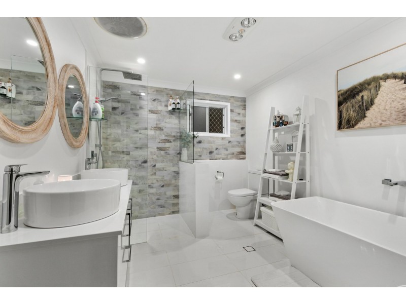 10 Swallow Street, Thornlands QLD 4164