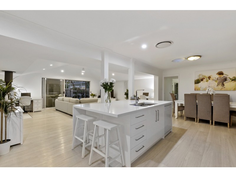 10 Swallow Street, Thornlands QLD 4164