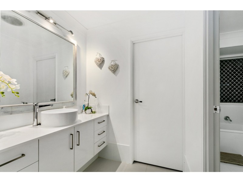 10 Swallow Street, Thornlands QLD 4164