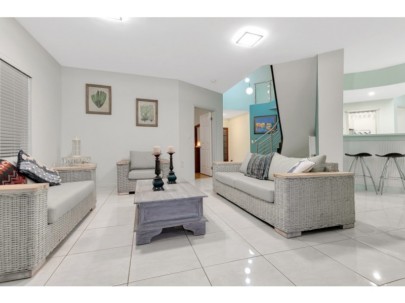 9 Wilohurst Drive, Redland Bay QLD 4165