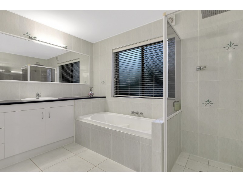 9 Wilohurst Drive, Redland Bay QLD 4165