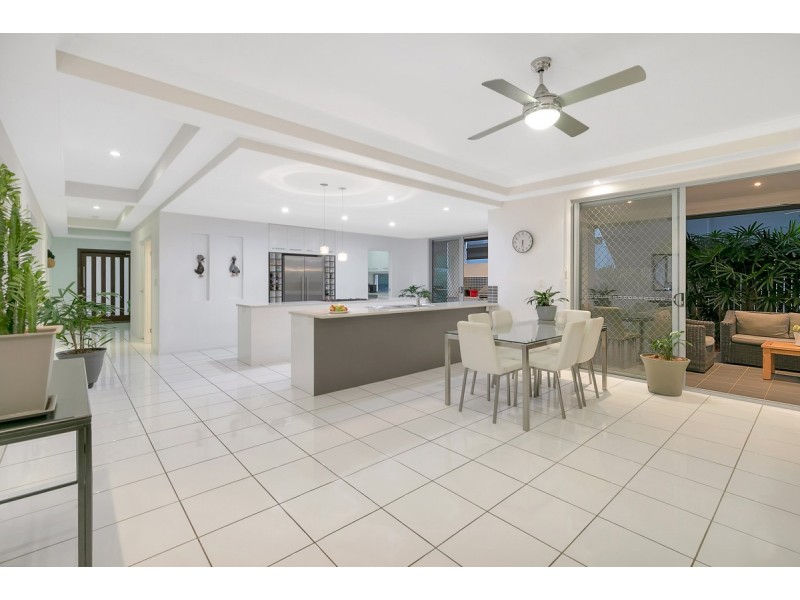 6 Seaspray Street, Thornlands QLD 4164