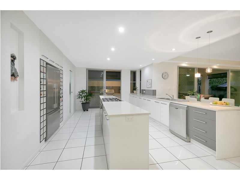 6 Seaspray Street, Thornlands QLD 4164