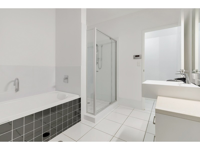 6 Seaspray Street, Thornlands QLD 4164