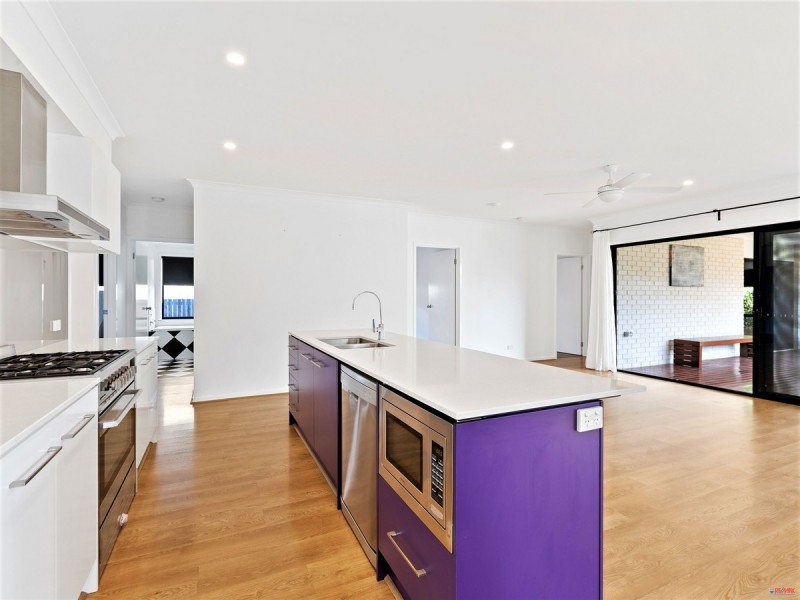 16 River Run Circuit, Ormeau Hills QLD 4208