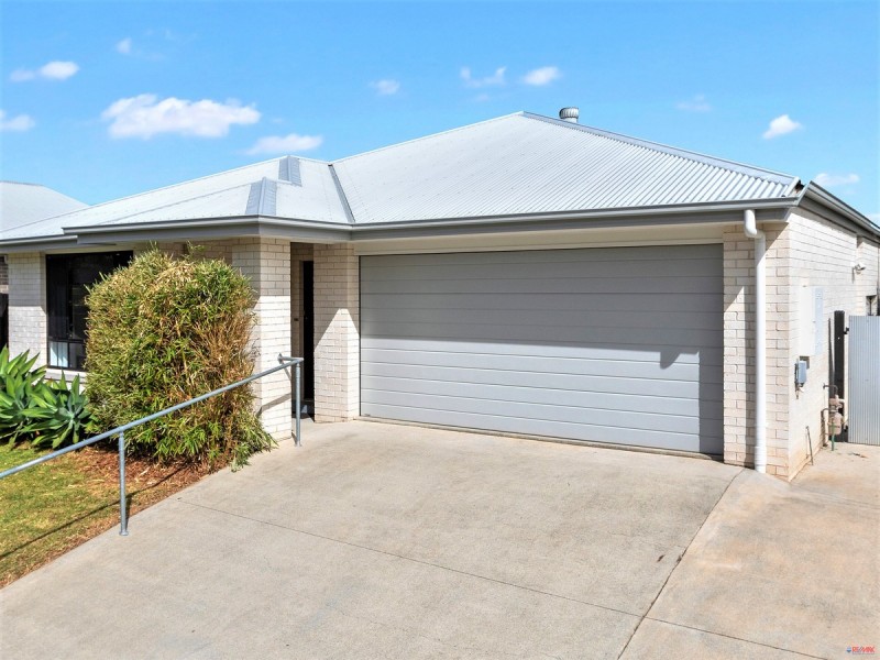 16 River Run Circuit, Ormeau Hills QLD 4208