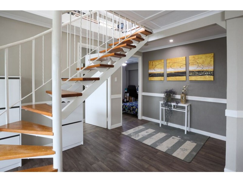 25 Kennedy Drive, Capalaba QLD 4157