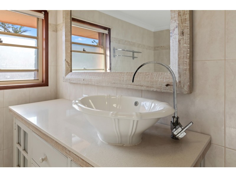 1 Labib Street, Redland Bay QLD 4165