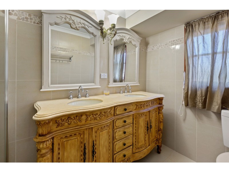 1 Labib Street, Redland Bay QLD 4165