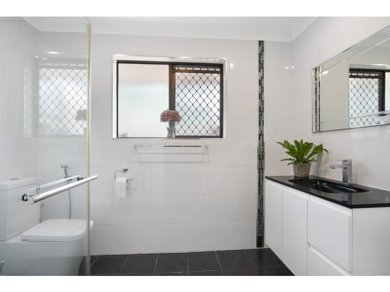 16 Kooringa Avenue, Cleveland QLD 4163