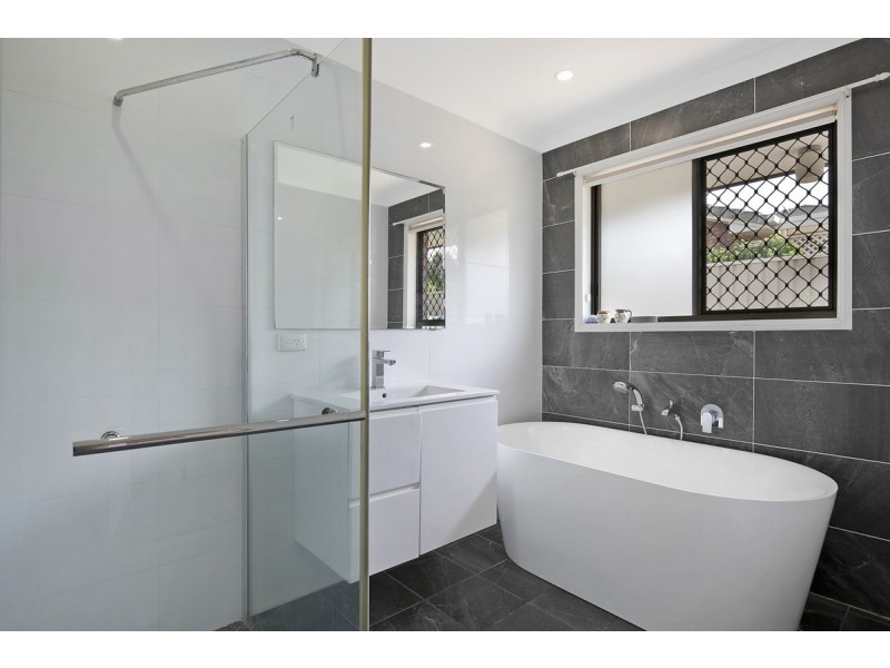 16 Kooringa Avenue, Cleveland QLD 4163