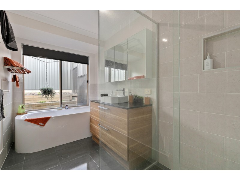 42 Hanover Drive, Alexandra Hills QLD 4161