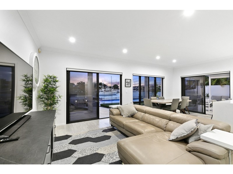 17 Voyagers Court, Raby Bay QLD 4163