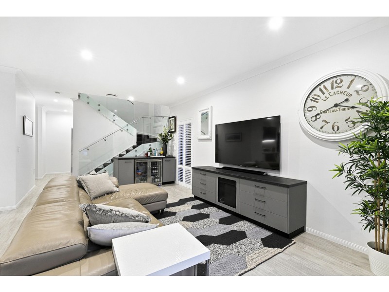 17 Voyagers Court, Raby Bay QLD 4163
