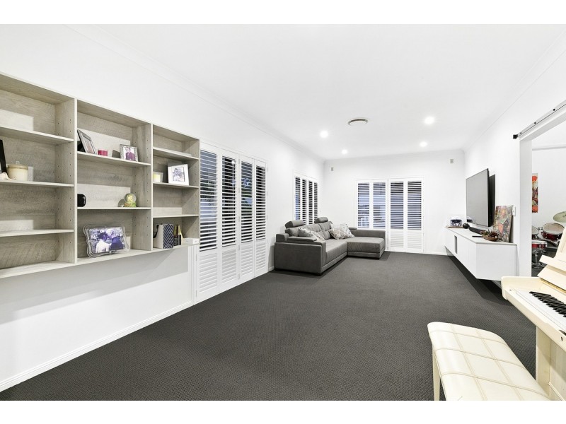 17 Voyagers Court, Raby Bay QLD 4163