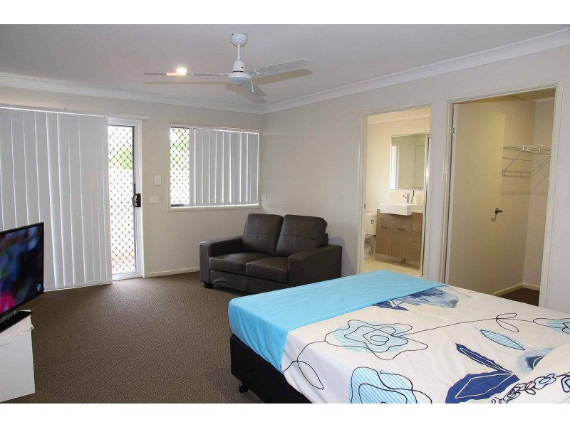 15 Valley Road, Wellington Point QLD 4160