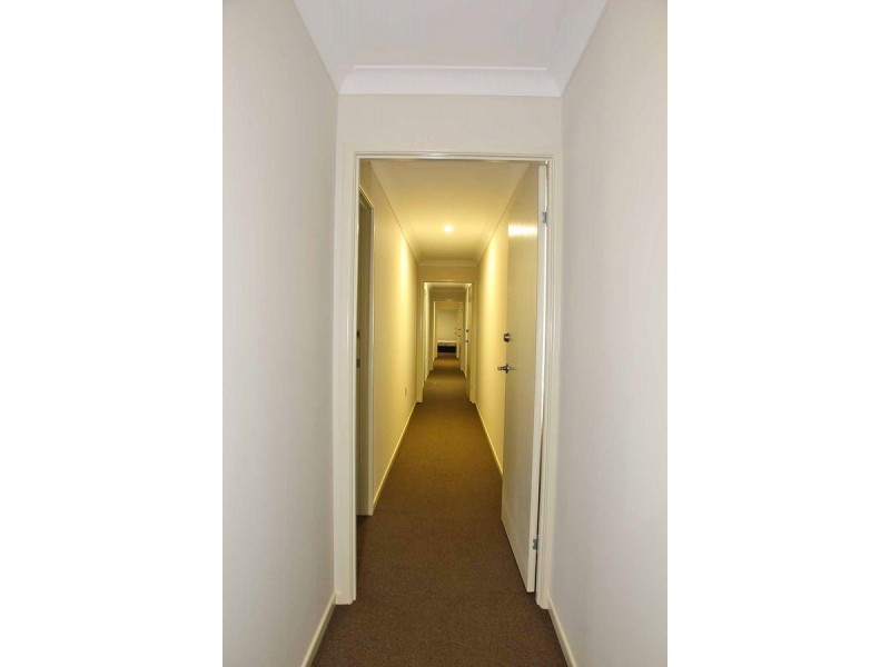 15 Valley Road, Wellington Point QLD 4160