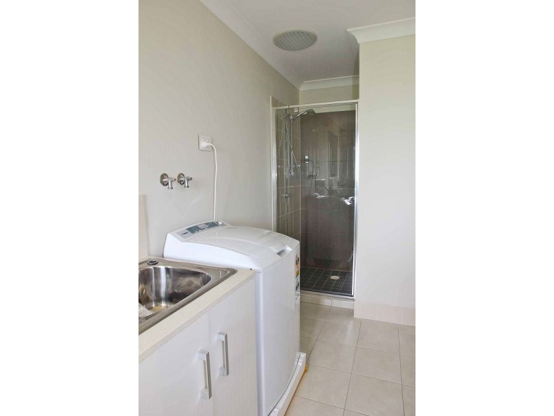 15 Valley Road, Wellington Point QLD 4160