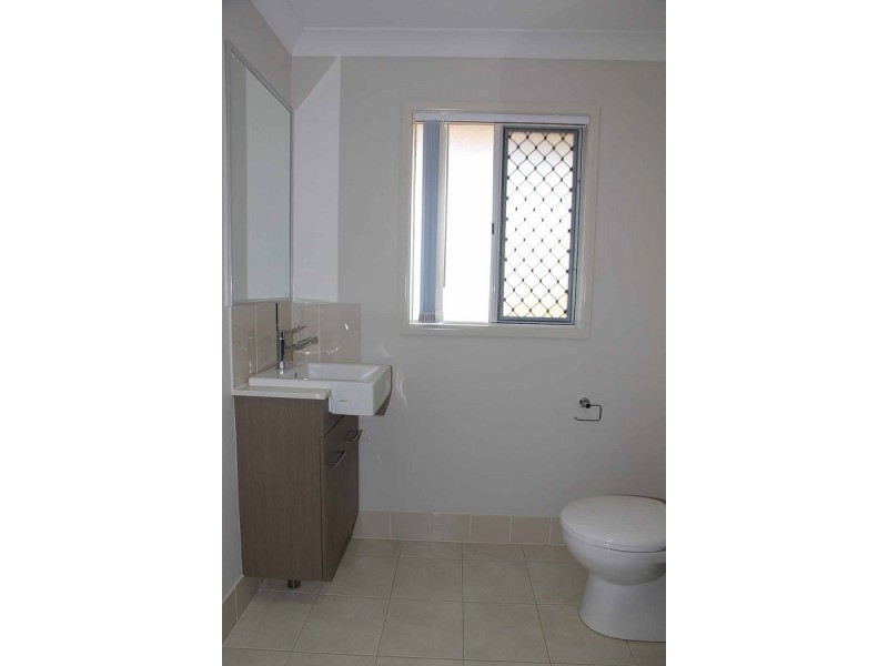 15 Valley Road, Wellington Point QLD 4160