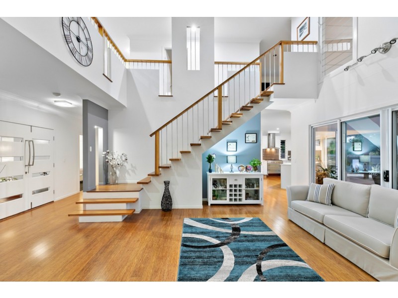 7 Orpheus Place, Redland Bay QLD 4165