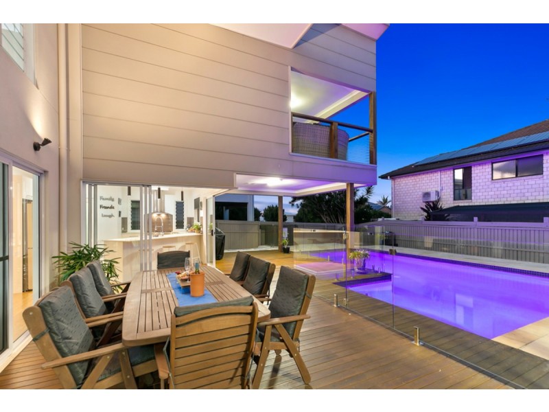 7 Orpheus Place, Redland Bay QLD 4165