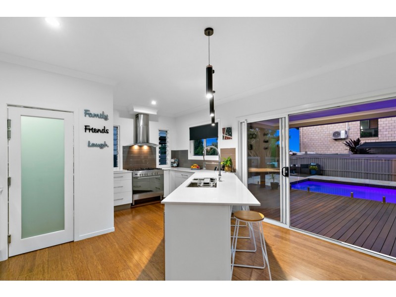 7 Orpheus Place, Redland Bay QLD 4165